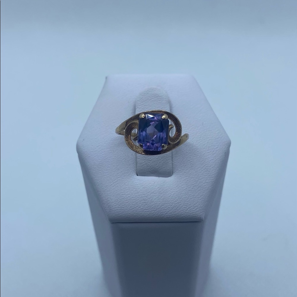 10k amethyst ring